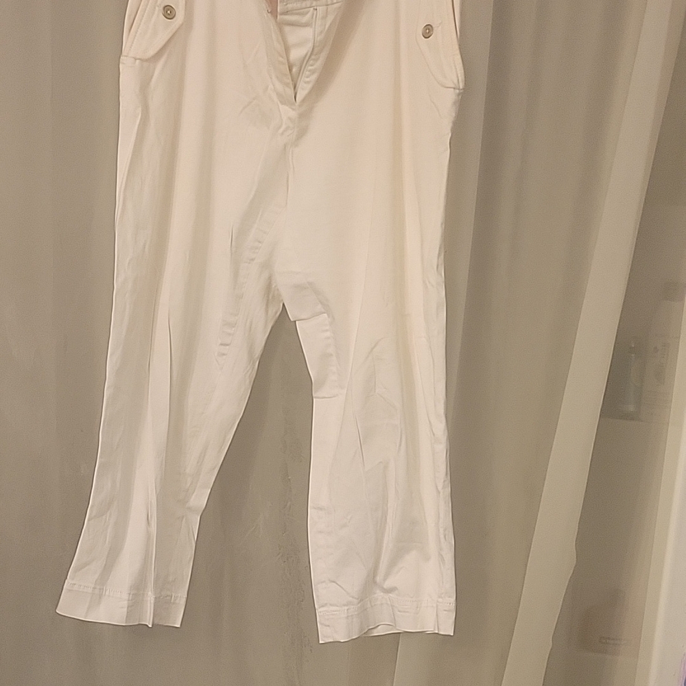 White Cropped Pants